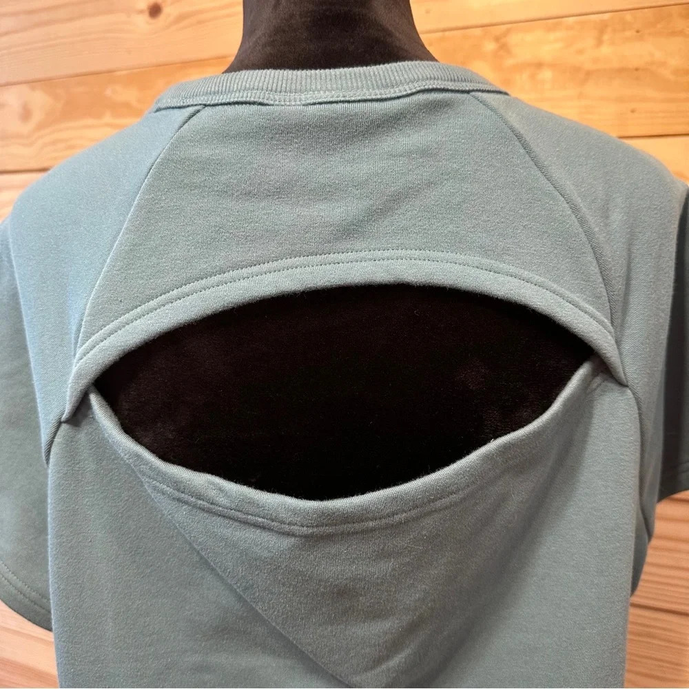 NWT Under Armour Loose Short Sleeve Sweatshirt Bresthable Back Large Turqoise - Picture 3 of 6